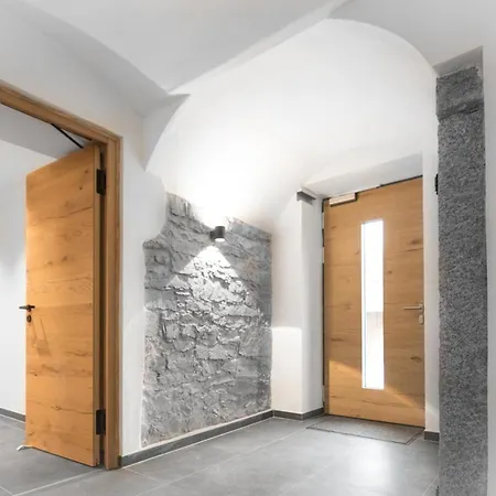 Im Chaletstil Schlossblick 51 Qm Wellness Fitness Sauna Bergroedelhof * Feilitzsch