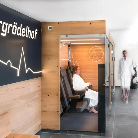 Chalet-ferienwohnung Schlossblick, 51 Qm, Wellness/fitness/sauna - Bergroedelhof Lägenhet *